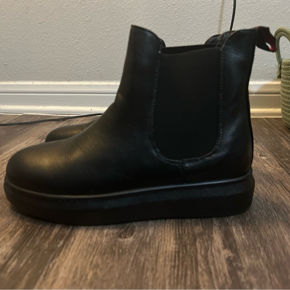 Seven 7 Chelsea Boot